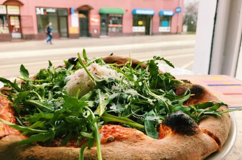 Pizza kalifornijska w Poznaniu