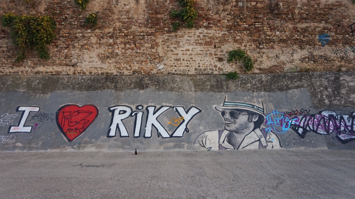 Street-art in Florence, by Arno River