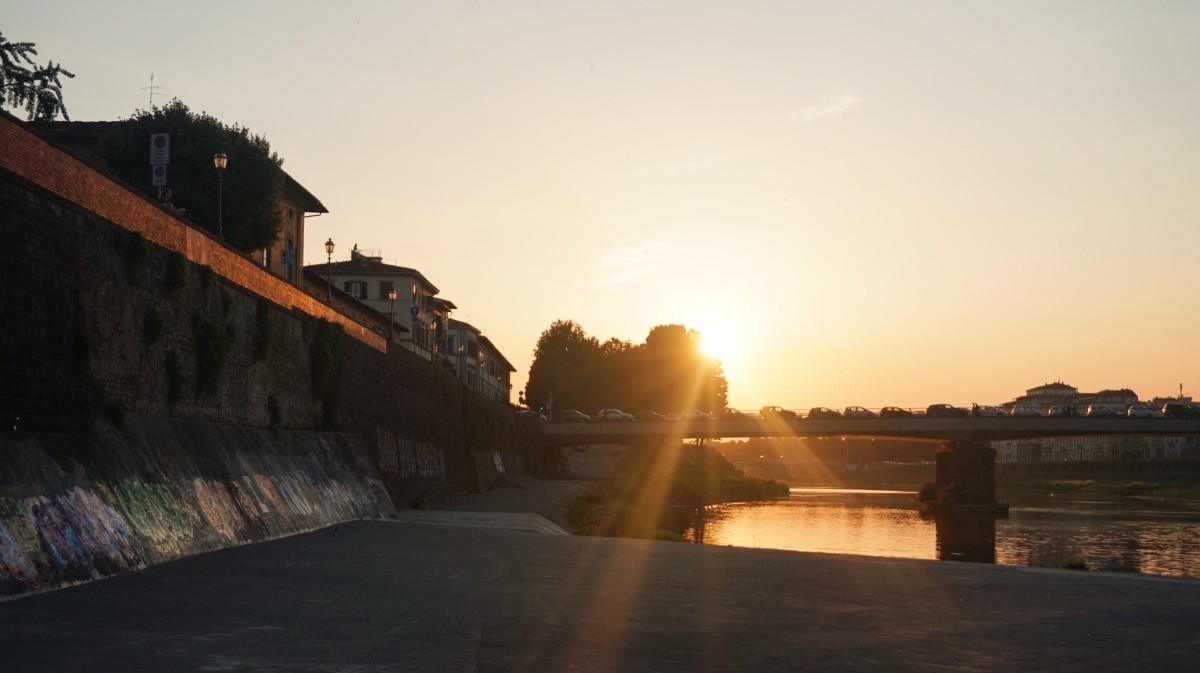 Zachód słońca we Florencji, nad rzeką Arno