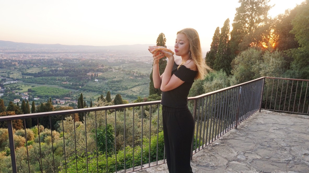 Pizzagirlpatrol w Fiesole