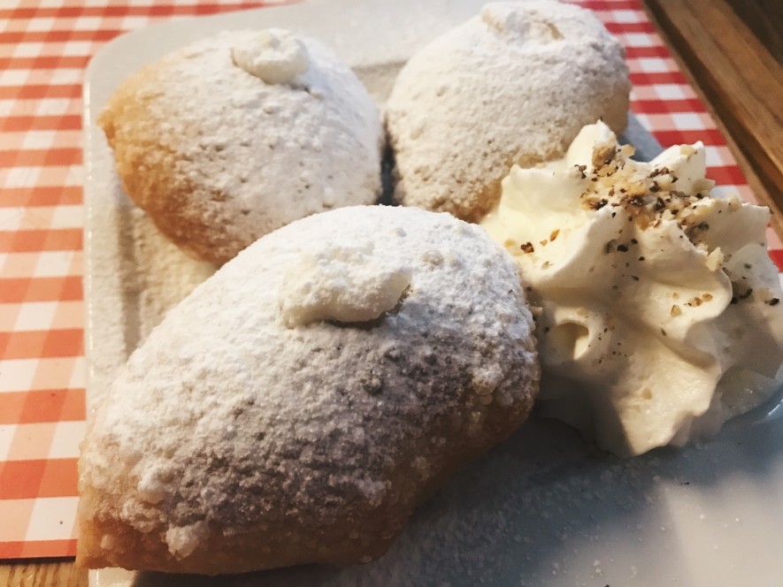 Słodkie pączki w Da Francesco w Gdyni