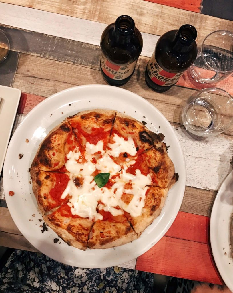 Pizza na Sardynii w Sassari