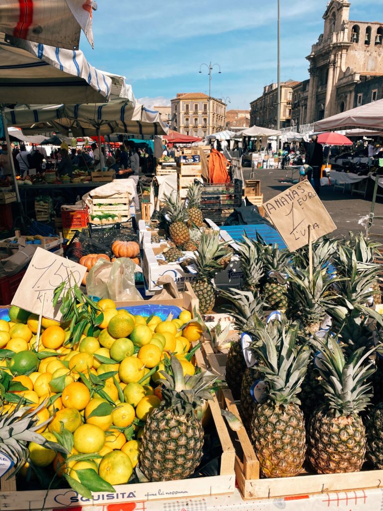 Fera 'o Luni albo Mercato di piazza Carlo Alberto, Market, Catania