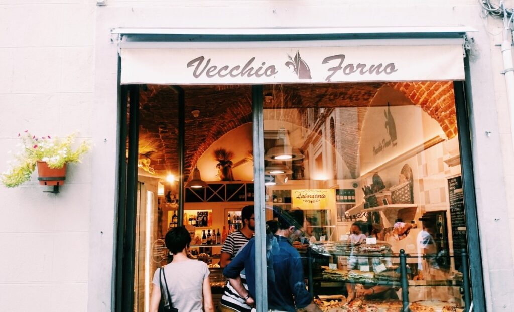 People in front of Vecchio Forno in Florence