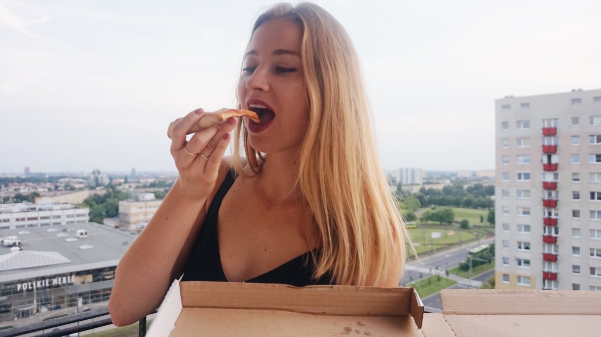How to eat pizza and stay fit?