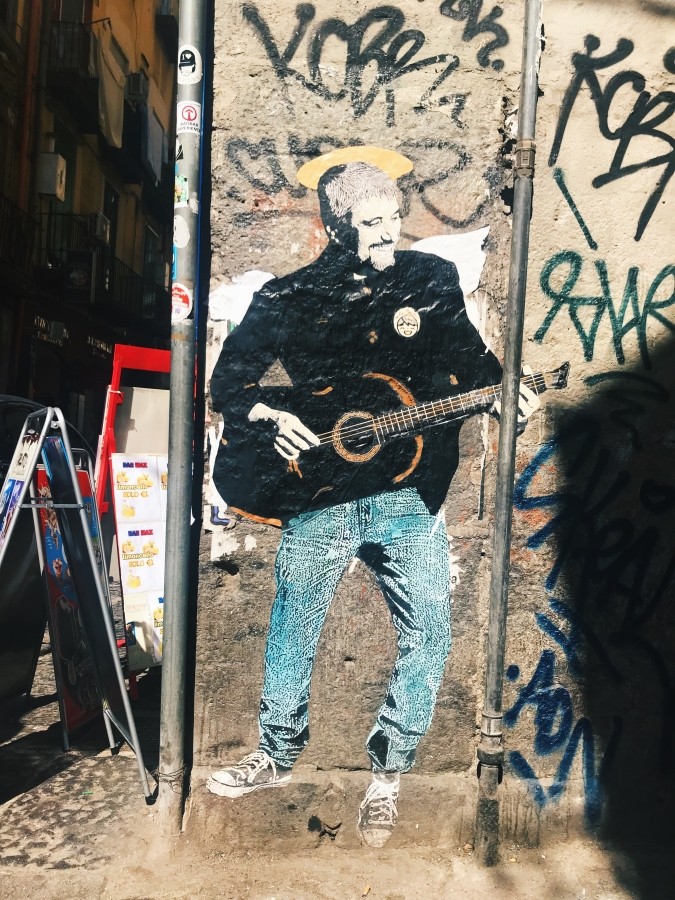 Angel with a guitar in Naples - street art 