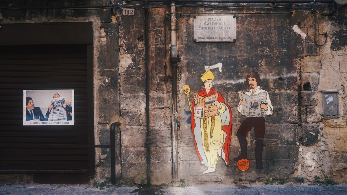 beautiful street art in Naples 