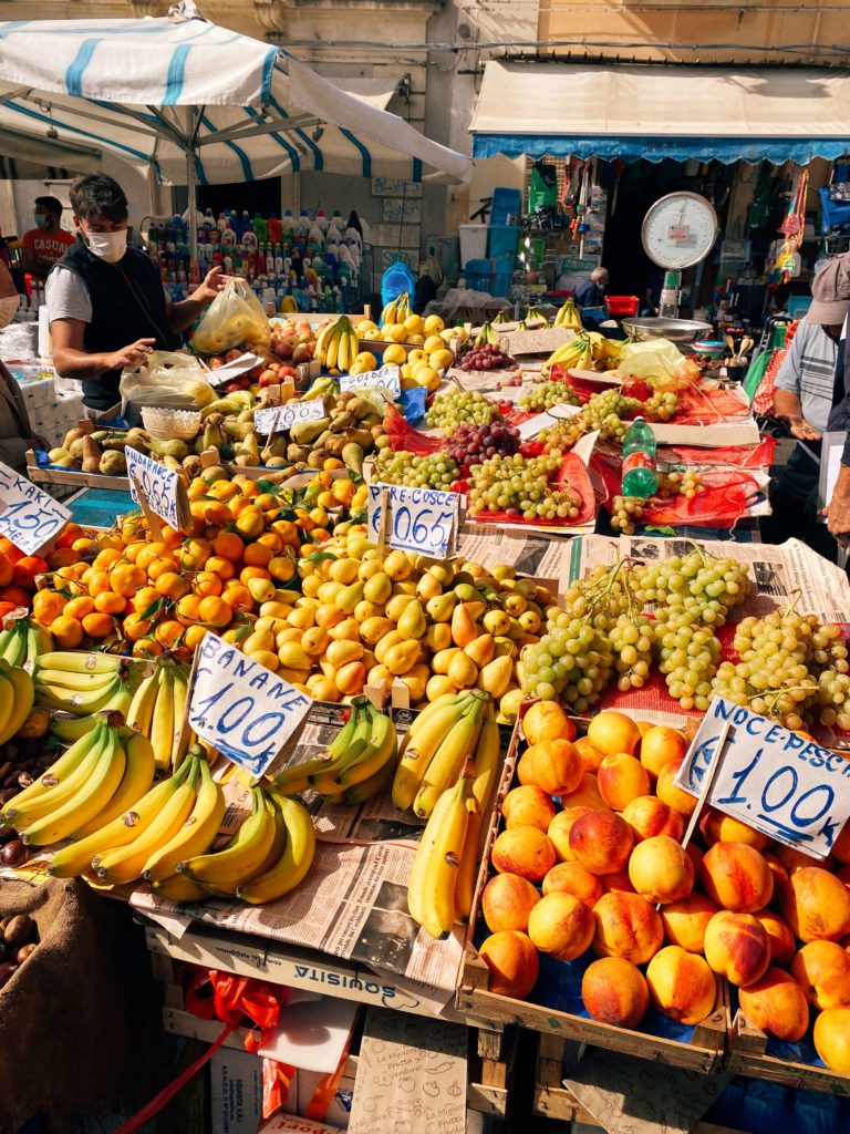 Fera 'o Luni albo Mercato di piazza Carlo Alberto, Market, Catania