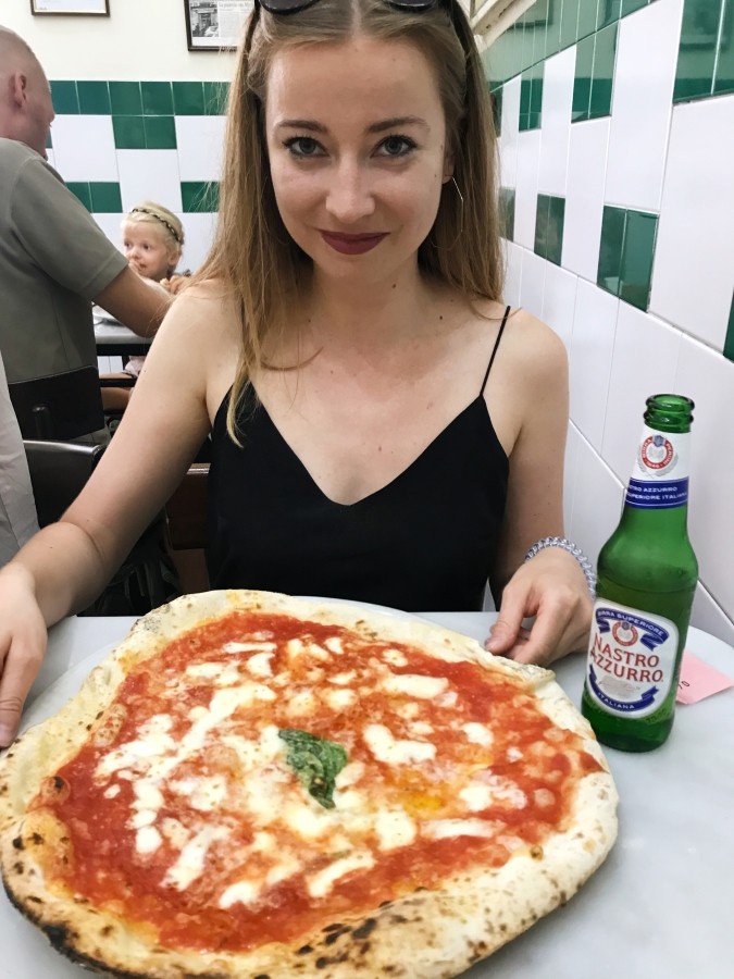 Pizza in L'antica Pizzeria da Michele in Naples