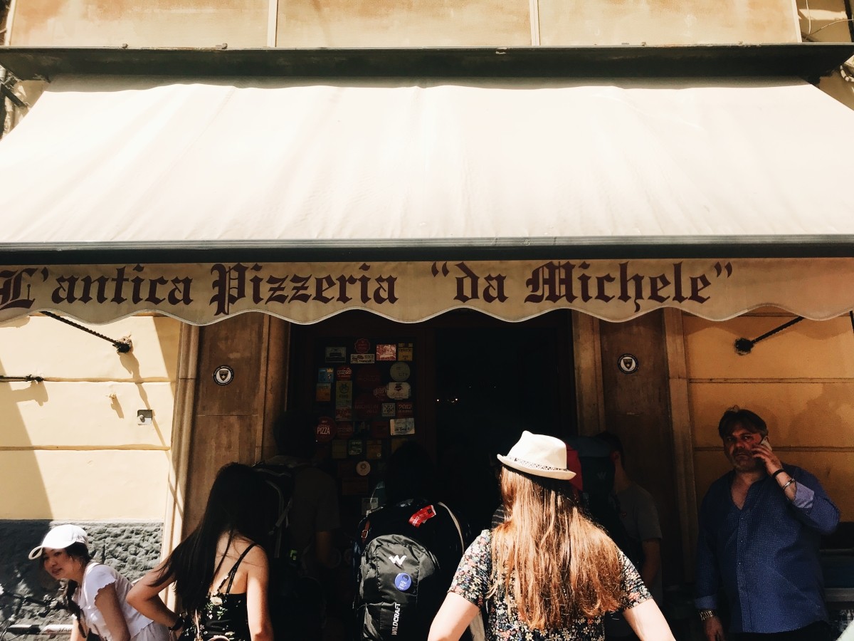 The entrance of L'antica Pizzeria da Michele in Naples
