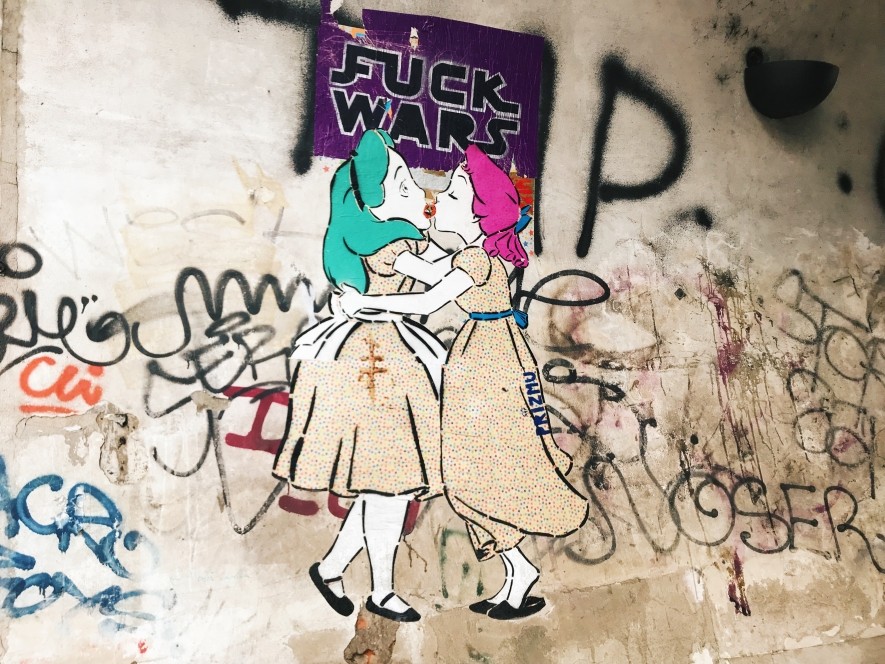 Street-art in Prague - fuck wars